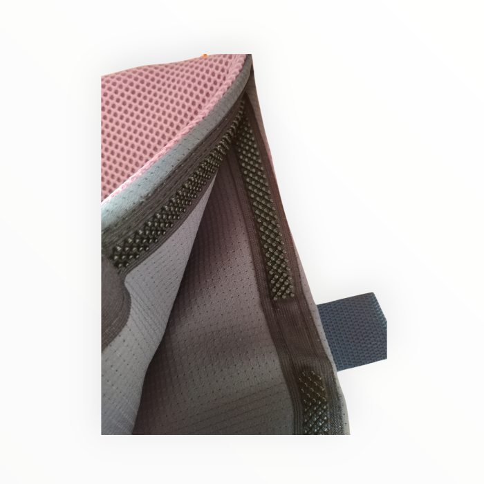 Neceser rosa de malla 3D DECACO: La solución perfecta para mantener tus cosas organizadas y a la moda. FORRO INTERIOR GRIS Y CIERRE ORIGINAL.