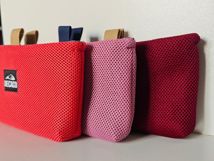 POUCHES