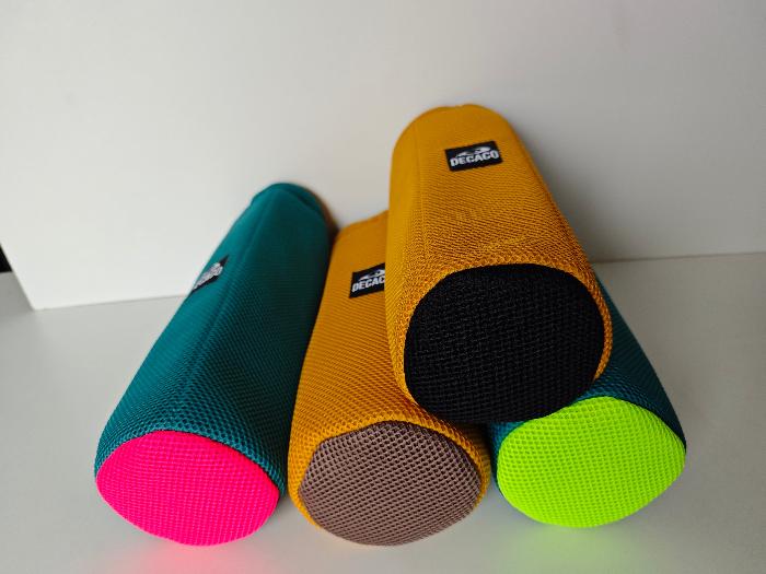 Nuestra funda de malla 3D no solo protege tu botella, sino que también es un accesorio de moda. Con su diseño moderno y colores vibrantes, es el complemento perfecto para cualquier estilo de vida activo.